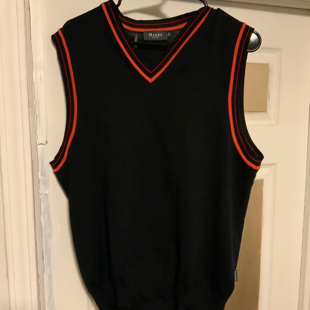 Maerz Muenchen 100% Merino Wool V-Neck Sweater Vest Black Orange Size 50 (M)